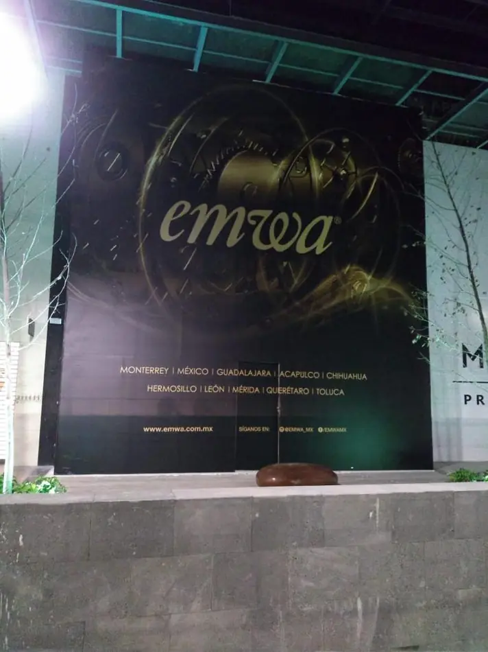 Tapiales de obra Plaza Comercial Proxima Apertura Emwa - MkTing activo